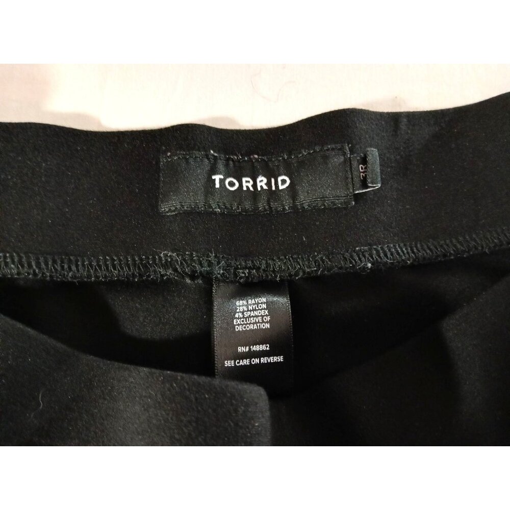 Torrid Women Black Capri Leggings Size 22 24 3R Mesh Ruched Side Panels Luxe - Picture 7 of 9